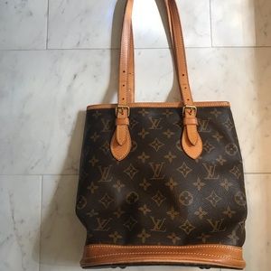 Not authentic. Louis Vuitton
